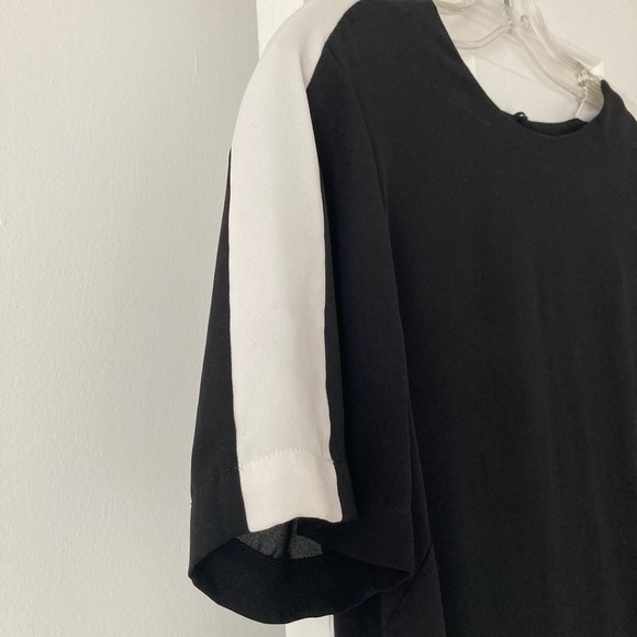 BCBG top - Picture 3 of 4